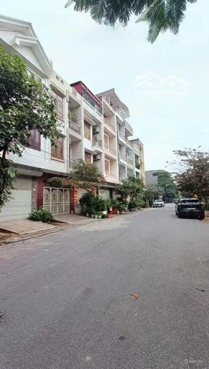 bán nhà 3 tầng view vườn hoa yna - kinh bắc - bắc ninh gần dự án vin-sun- mik sắp triển khai