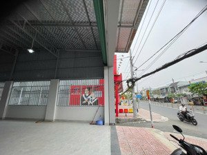 cho thuê nhà mt 7.5m đ. lê văn lương,dt 7.5x28m. chỉ 21 triệu, ngay cầu long kiểng.lh 