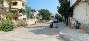 biệt thự villa nhà 4 tầng. 229m2. gần vòng xoay phú hữu, nguyễn duy trinh, long trường, q9