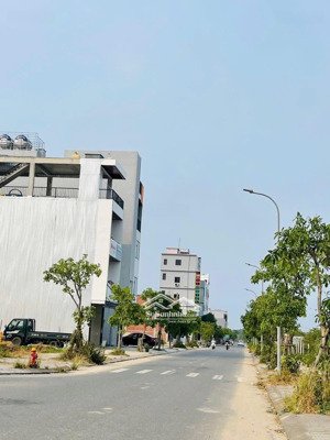 mặt tiền đường 7m5 nguyễn chơn lô 85m hướng đông nam mát mẻ