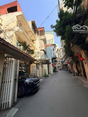 bán nhà ngõ oto, gần phố lê trọng tấn - thanh xuân. dt 138m2 x 3 tầng. giá 39.9 tỷ