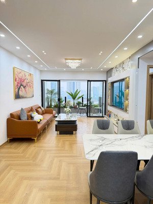 tôi chính chủ cần bán nhanh căn hộ chung cư green park 96m2 3n2vs. view thoáng đẹp. giá 8,5 tỷ