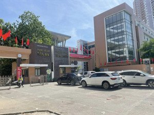 bán nhà mới koong tân mai 36m2 5 tầng mt 4m, thoáng sáng, full nội thất, ô tô đỗ cổng chỉ 7,59 tỷ