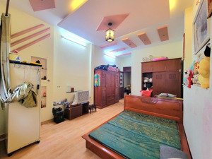 bán nhà 57m 4 tầng 4 phòng ngủ huỳnh văn bánh giá 8 tỷ 900 triệu thương lượng