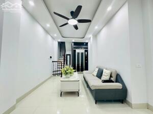 Bán nhà đẹp quận Ba Đình đường Đê La Thành – 32m2 sổ - 6 tầng – thang máy – rẻ - gần phố.