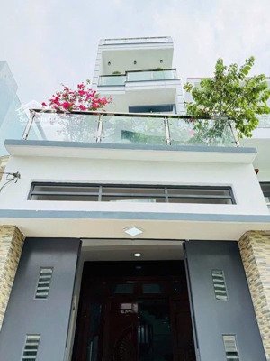 cô út đi định cư nhật bán nhà bà hạt-p9-q10 gần chợ nhật tảo. giá 3tỷ860 dt 89m2 đang cho thuê 26tr