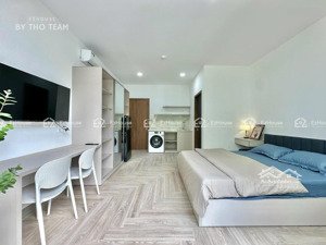 căn hộ dv ban công lớn - full nội thất, máy giặt riêng - đầy đủ tiện nghi - nhà mới xây, thoáng mát