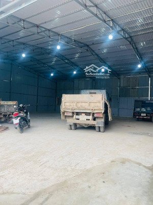 cho thuê kho xưởng la phù hoài đức 1400m sẵn điện 3 pha, wc container lùi cửa. có vat. giá bớt sâu.