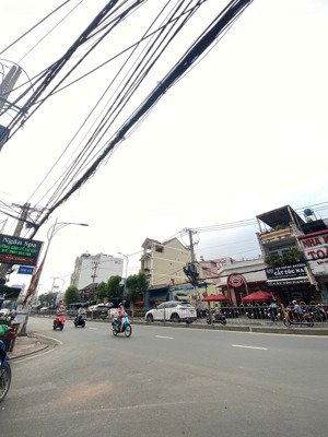 bán nhà mtkd 413 lê văn quới - ngang 4,2m x 24m - trệt 1 lầu - đường 15m - kinh doanh sầm uất