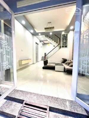 bán nhà 3 tầng gò xoài ngang 4,4m nở hậu giá nhỉnh hơn 5 tỷ