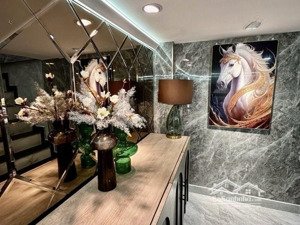 lý chính thắng, cách hxh tránh 1 căn, 4m x 7m. 3 pn giá chỉ nhỉnh 5 tỷ. tặng full nội thất