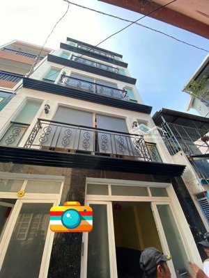 tầm nhìn trong hẻm nhỏ quận 3. nhà đất q3 giá 12,5 tỷ có thu nhập 500tr/năm có là lựa chọn hợp lý