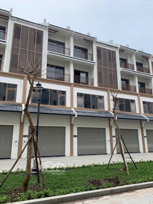 bán liền kề 43 khu bình minh dự án hinode royal park. diện tích 100m2 giá 23 tỷ. lh: 