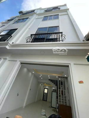 bán nhà bùi xương trạch, 40m2, giá 8.2 tỷ, ngõ nông sạch đẹp, không có căn thứ hai trong khu