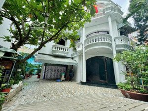 [vip] biệt thự đẳng cấp dành cho giới thượng lưu 3 tầng, 260m2, đường lâm văn bền quận 7, giá 29 tỷ