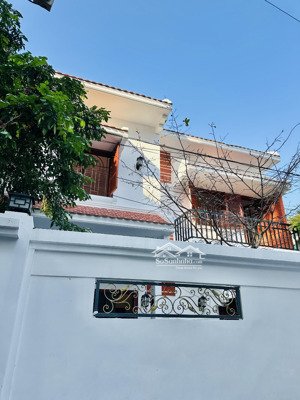 bán nhà kiệt quang trung - hải châu, 117m2 ngang 8m, ngay trung tâm thành phố cạnh công viên