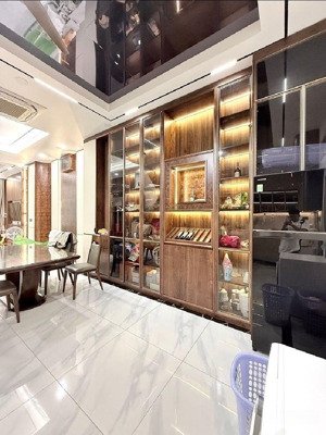 mặt tiền 6 tầng 5x20m kdc bình phú. nhỉn 10 tỷ