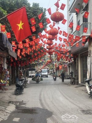 nhà đẹp có 1 không 2 tại yên nội,liên mạc cách 10m ra oto tránh,ngay trung tâm liên mạc