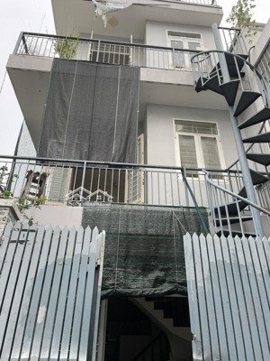 chính chủ cần bán nhà đường huỳnh tấn phát quận 7 -60m2 -3 tầng -hẻm 458xe hơi- giá 10 tỷ còn tl