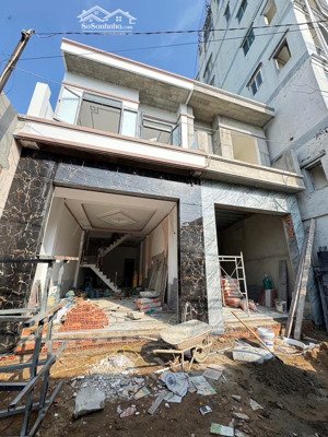 chủ gửi bán nhà long bình tân, 4pn, ngay big c đồng nai 90.7m2 1 trệt 1 lầu ql1a vào 50m, sổ riêng