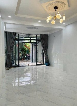 110m ngang 5,5m hxh cách quang trung 50m trung tâm hóc môn giá 5,1 tỷ chủ thiện chí