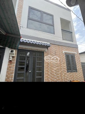 nhà đẹp 2 tầng btct.hẻm 3 mét .tiện ích xung quanh đầy đủ.