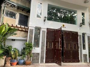 CHO THUÊ NHÀ MẶT TIỀN HOÀNG SA – CÓ THANG MÁY – VIEW KÊNH – QUẬN 3