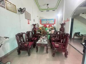 Bán nhà mặt tiền 2.5 tầng 3 PN, 200m2, trục chính CMT8, gần UBND Cẩm Lệ, Đà Nẵng, 19 tỷ TL