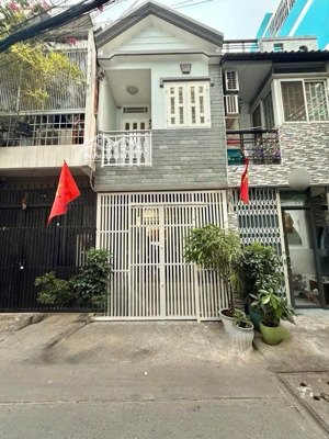 bán nhà hoàng diệu quận 4 - 33m2 - 3 tỷ nhỉnh - 2 tầng đúc - hẻm 4m thông tiện kinh doanh