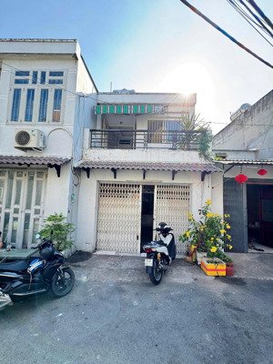 nhà đường mặt tiền đường số 2, 4m x 20m, nhà 1 trệt 1 lầu, giá 11 tỷ