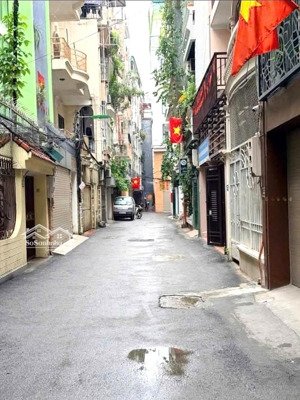 bán nhà quận cầu giấy - 45m2 - lô góc - ngõ thông ô tô - kd - gần phố - full nội thất - ở ngay