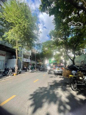 bán tòa nhà khách sạn 2mt đông du p bến nghé quận 1, dt: 13x18m - 2 hầm 10 tầng, giá bán 200 tỷ