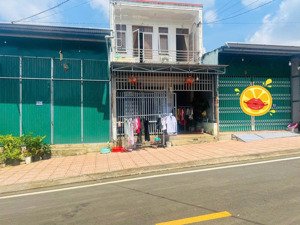 bán gấp dãy 3 căn nhà mặt tiền phan huy chú tp bảo lộc - giá tốt