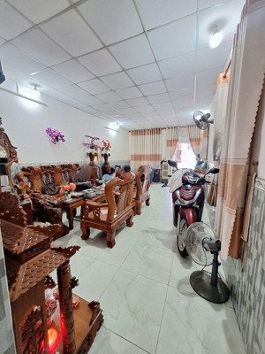 đất 2 mặt hẻm ngang bề thế 6m ô tô vào nhà gần hoàng hữu nam _c4_95m2