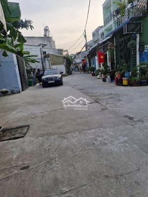 chỉ 4.9 tỷ! sở hữu nhà 3 tầng 3pn, 5x20, hẻm 6m, xe hơi ngủ trong nhà, tại lê văn lương, hoàn công