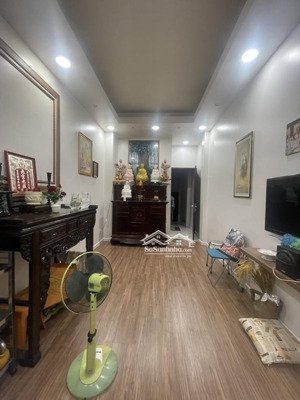 202 sư vạn hạnh mặt tiền nhà mới 5 tầng ở gia đình kết hợp kinh doanh