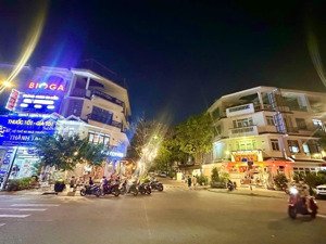 mt khu vip - phạm văn đồng - thủ đức 5 tầng thang máy 210m2(10x21) - dt 89tr/th chỉ 25,5 tỷ tl