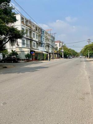An Thạnh Thuận An Dãy Nhà Trọ Mặt Tiền Kinh Doanh Đường Rộng 30 M DT 300 M2 Giá 10,6 Tỷ