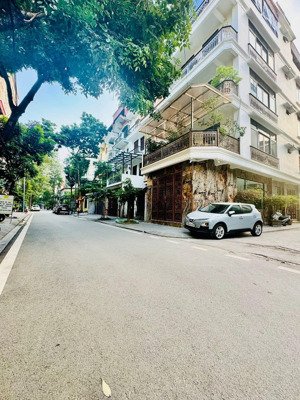 phân lô quân đội- biệt thự 2 thoáng- mặt tiền siêu khủng- oto vào nhà- trung tâm thanh xuân