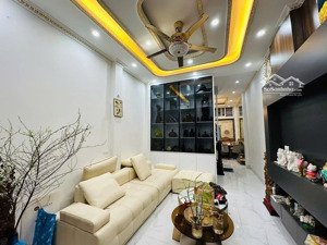 bán nhà phố vĩnh phúc, ngõ thông bagac tránh, dân xây kcbt 46m*6t, tặng nt xịn, khách về ở ngay