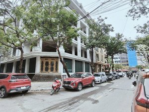 bán nhà trần thái tông cầu giấy dt 38/42m x 6t x mt 3,8m giá 16,5 tỷ có thương lượng