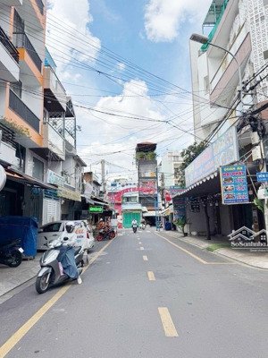 mặt tiền kinh doanh sầm uất khu phố ẩm thực nguyễn sơn dt 40m2 - chỉ 6ty99