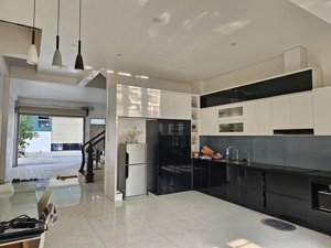 chỉ 184tr/m có ngay 82,8m nhà cạnh hinode,4 tầng siêu rộng ,có gara,ô tô tránh thông kinh doanh