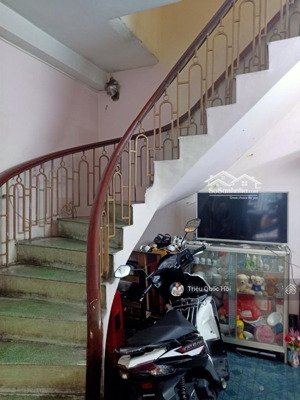 chỉ 10tỷ, 70m2, 2 tầng shr nguyễn biểu, q5 khu vip kinh doanh đa ngành nghề