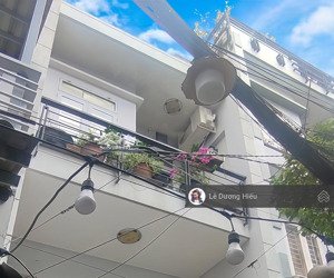 (có video) nhà đẹp 3 tầng hoàng diệu. hẻm 3m. 40m2, 3.7mx13m. sát quận 1. 500m đến quận 1