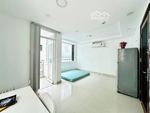 cho thuê phòng tại quận 7, phòng ban công, full nội thất....gần khu chê xuất tân thuận