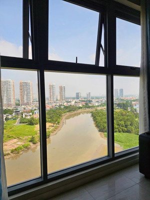 đảo kim cương 1pn full mặt kính view sông tầng trung, giá mềm - chủ dễ thương lượng - chốt ngay!