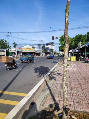 bán đất 7,5 tỷ tại đường tôn đức thắng (tiến thành cũ), phường 3, vĩnh long, 140 m2, gần ngã 4