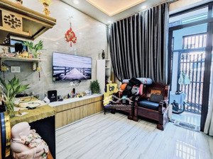 nhà tâm huyết 3 tấm ngang 5m mới cứng cần bán gấp liên hệ xem nhà chốt ăn tết