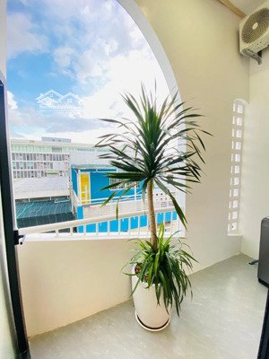 chủ ngộp bank cần bán gấp tòa nhà 7 tầng - dòng tiền 140tr/tháng, hải châu. lh 